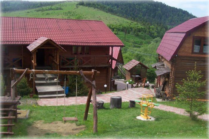 Boykivskiy Dvir Hotel Yasenitsa Zamkova Ngoại thất bức ảnh