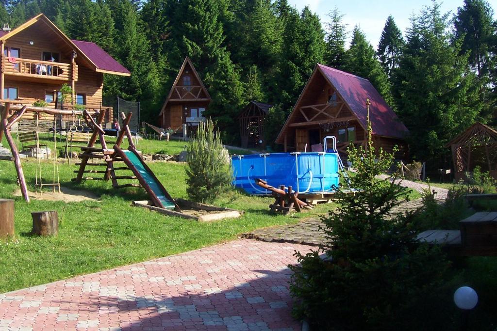 Boykivskiy Dvir Hotel Yasenitsa Zamkova Ngoại thất bức ảnh
