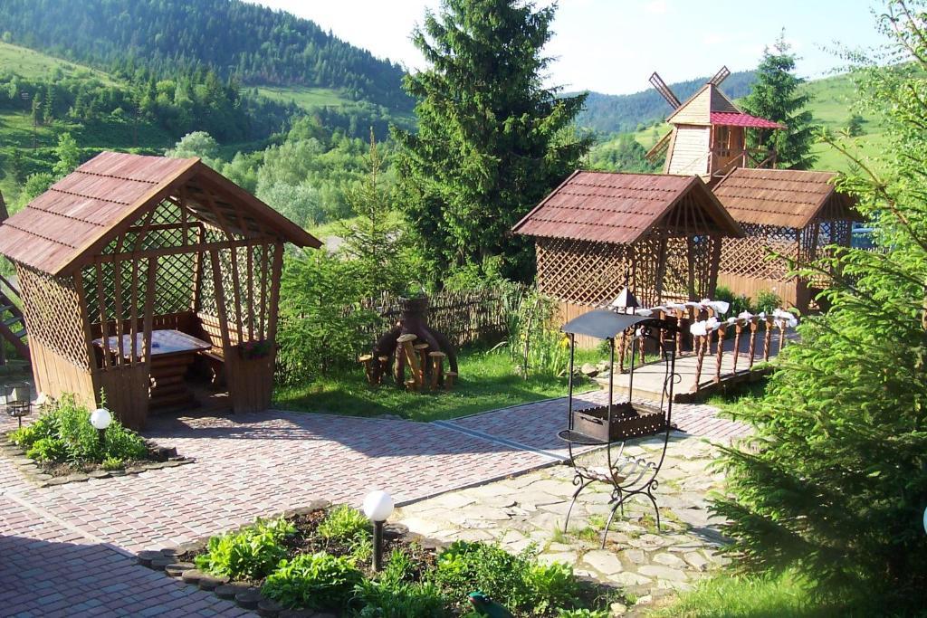 Boykivskiy Dvir Hotel Yasenitsa Zamkova Ngoại thất bức ảnh